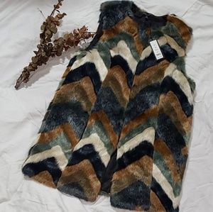 🆕Fall ready New! Romeo and Juliet faux fur vest❤❤